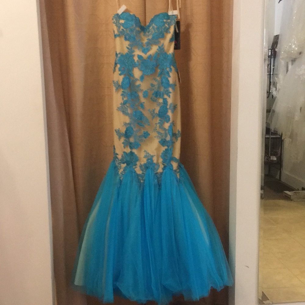 SOLD Prom dress NWT